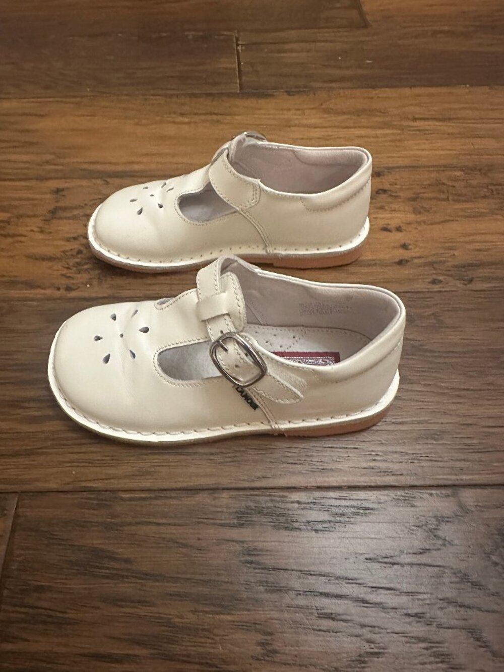 L'Amour Shoes Joy Classic Leather White T-Strap Mary Janes - Picture 3 of 8